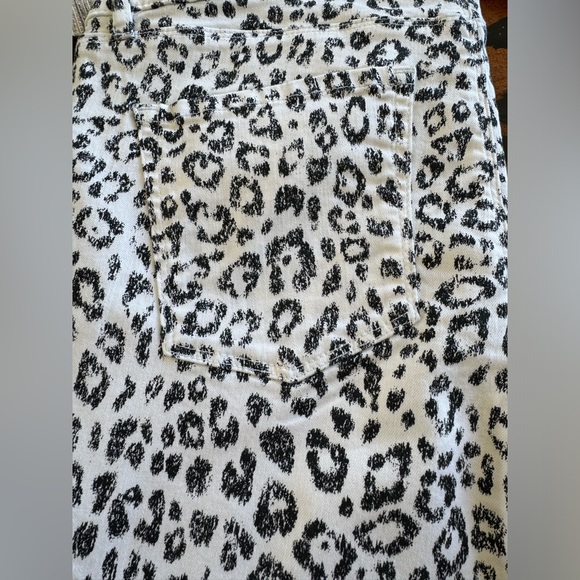 WHBM Skinny Ankle Low Waisted White Jeans (10) - Picture 3 of 5